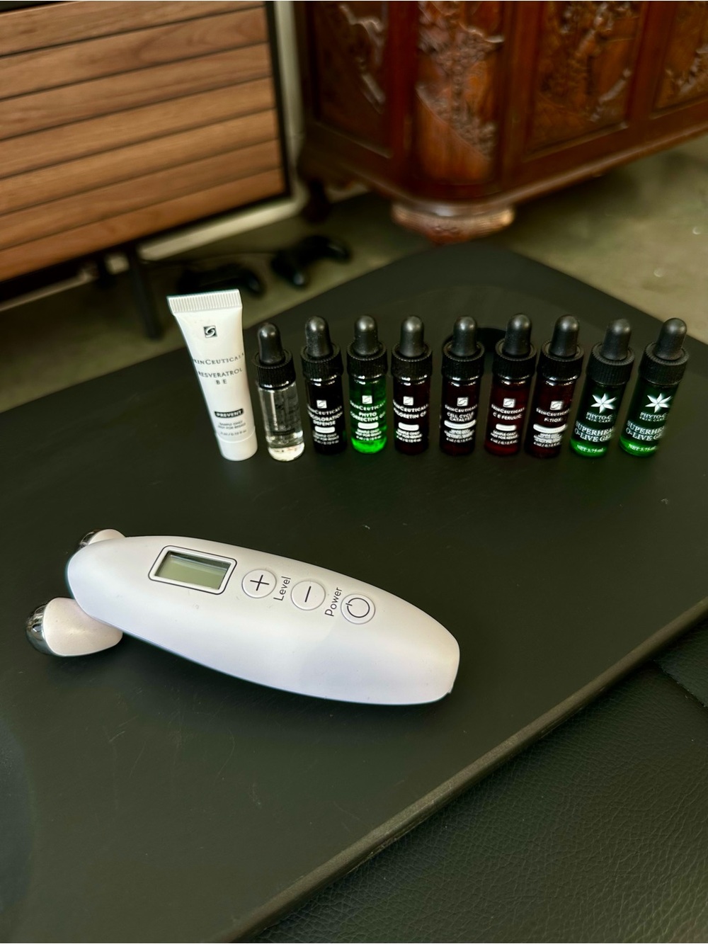 PURELIFT FACE facial toning tool with lots of freebies - Picture 3 of 10
